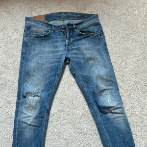 Dondup jeans - Säljer nu ett par galet feta dondups i modellen George storlek 32 
