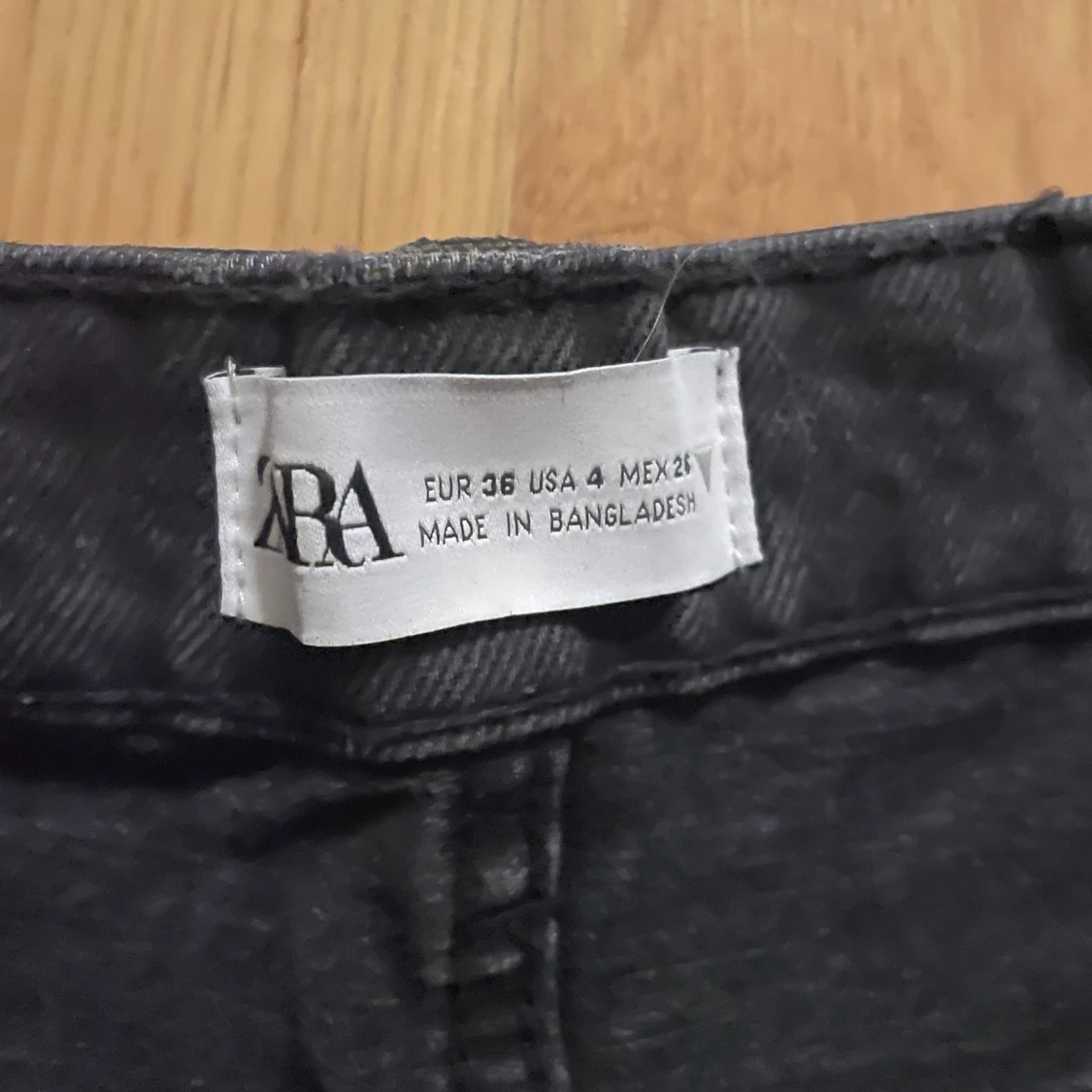 Svarta jeansshorts zara - 92