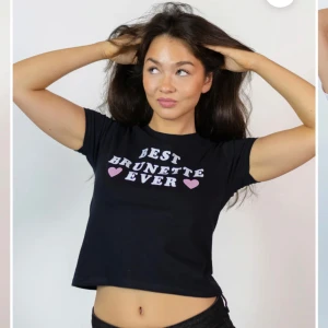 Babytee - Super iconic t shirt/babytee från din vintage shop!❤️helt oanvänd!