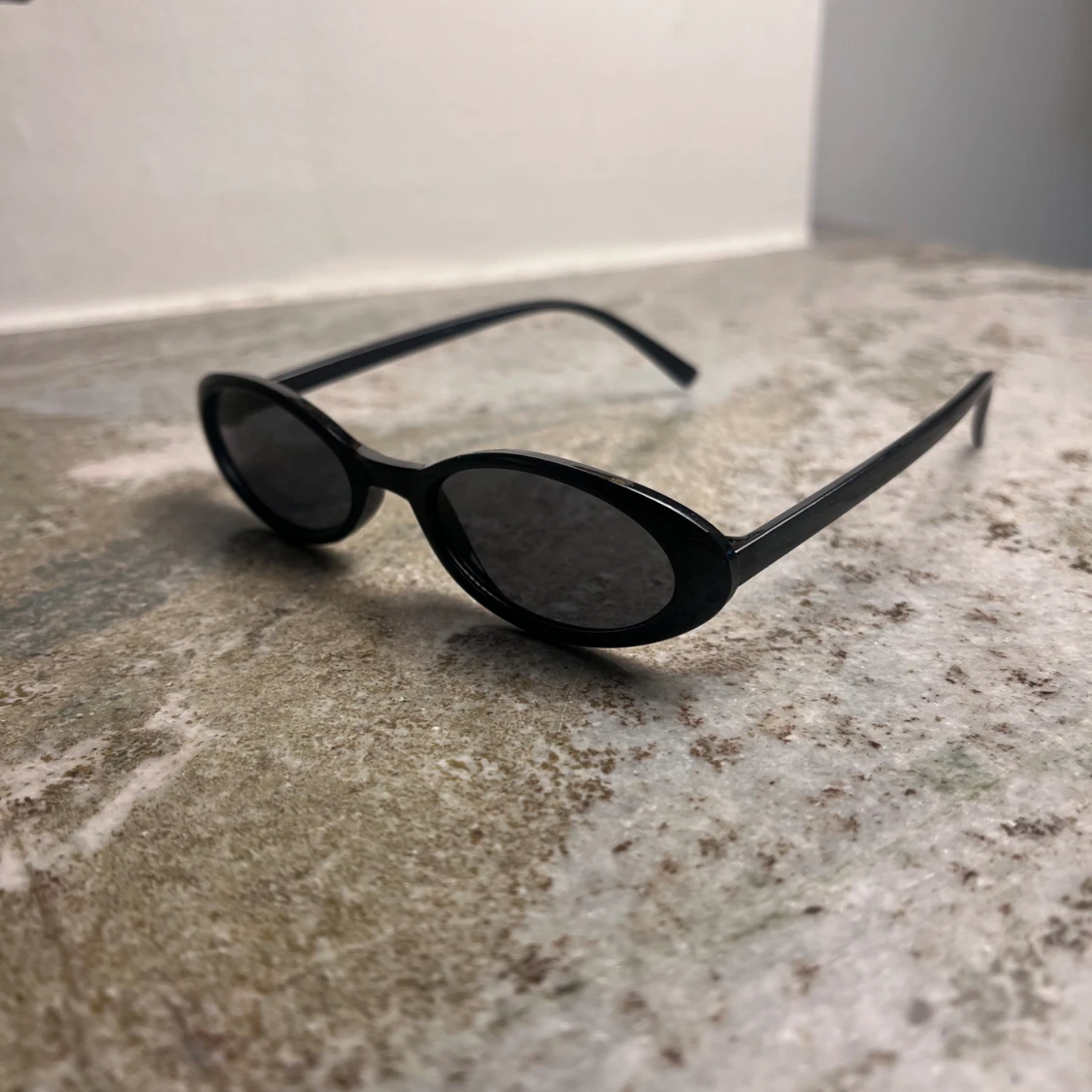 Helt nya ovala solglasögon  - 91