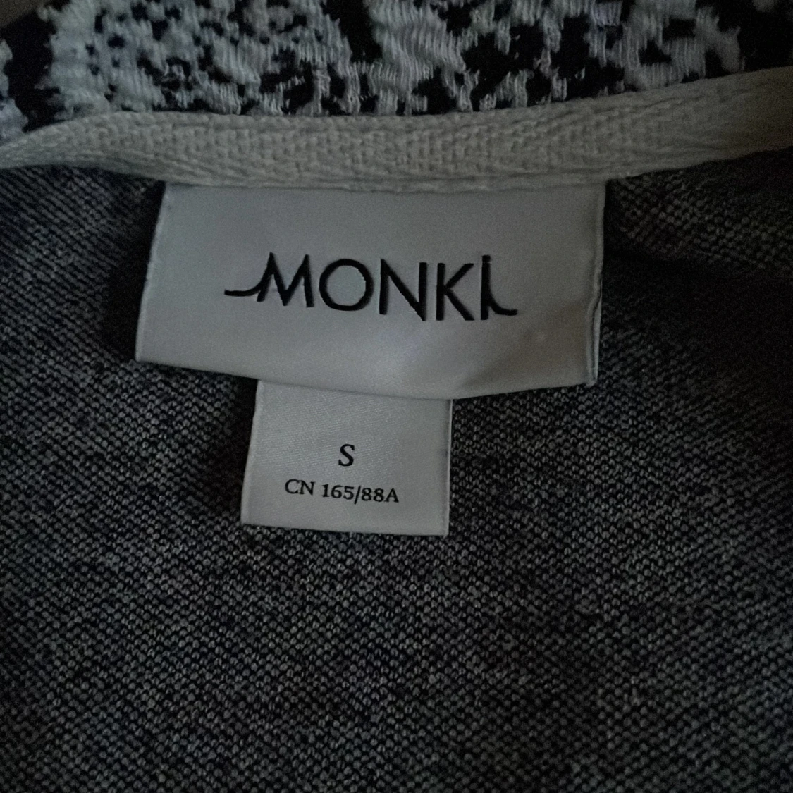 Monki tröja storlek s - 92