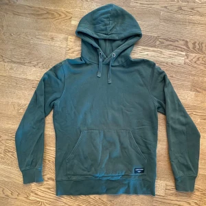 Björn Borg Huvtröja - Mörkgrön Björn Borg huvtröja i strl M.