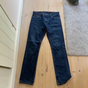 Straight jeans Filippa K - Säljer dessa supernajs jeans från Filippa K då de har blivit försmå för mig. Sitter straight/lite lite bootcut🧡
