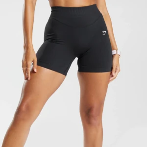 Träningsshorts - Säljer dessa från gymshark som tyvärr är för små