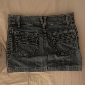 VINTAGE MINI JEANSKJOL LÅGMIDJAD!! - Jätte bra skick!