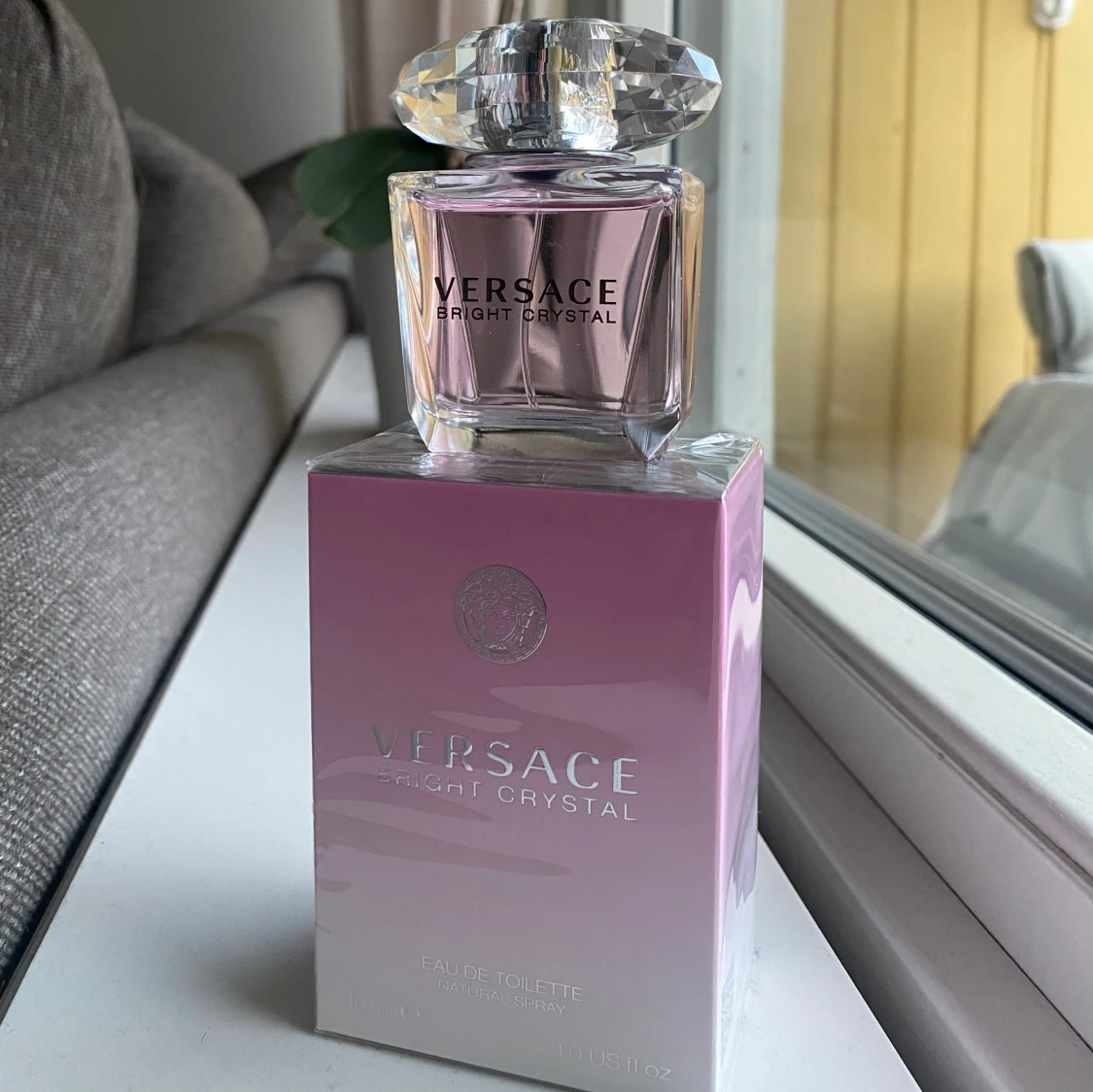 Versace ( Bright Crystal ) 