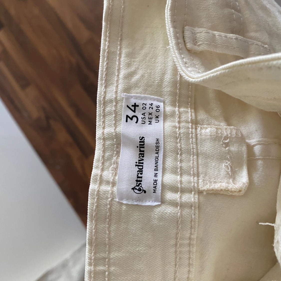 Vita jeans från Stradivarius - 91