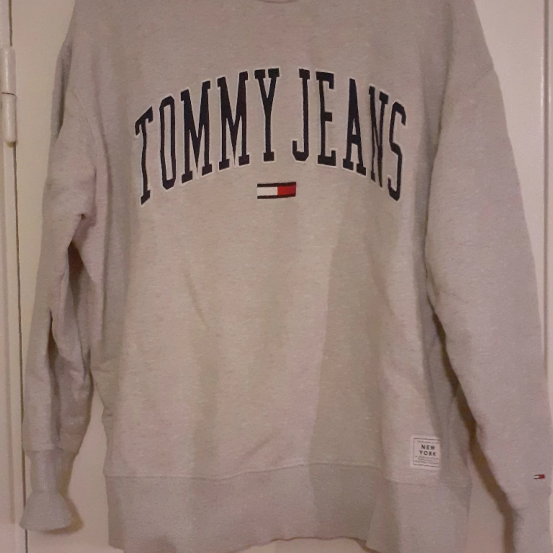 Ljusgrå tröja i fint skick