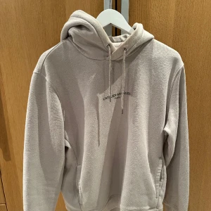 Hoodie  - Säljer denna hoodie för 80