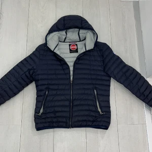 Colmar jacka  - Colmar jacka storlek 48 / small. bra skick, Skriv vid frågor, Priset går att diskutera