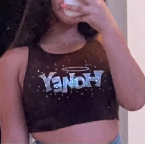 Brun topp - Brun topp med paljetter, passar stl xxs-m.