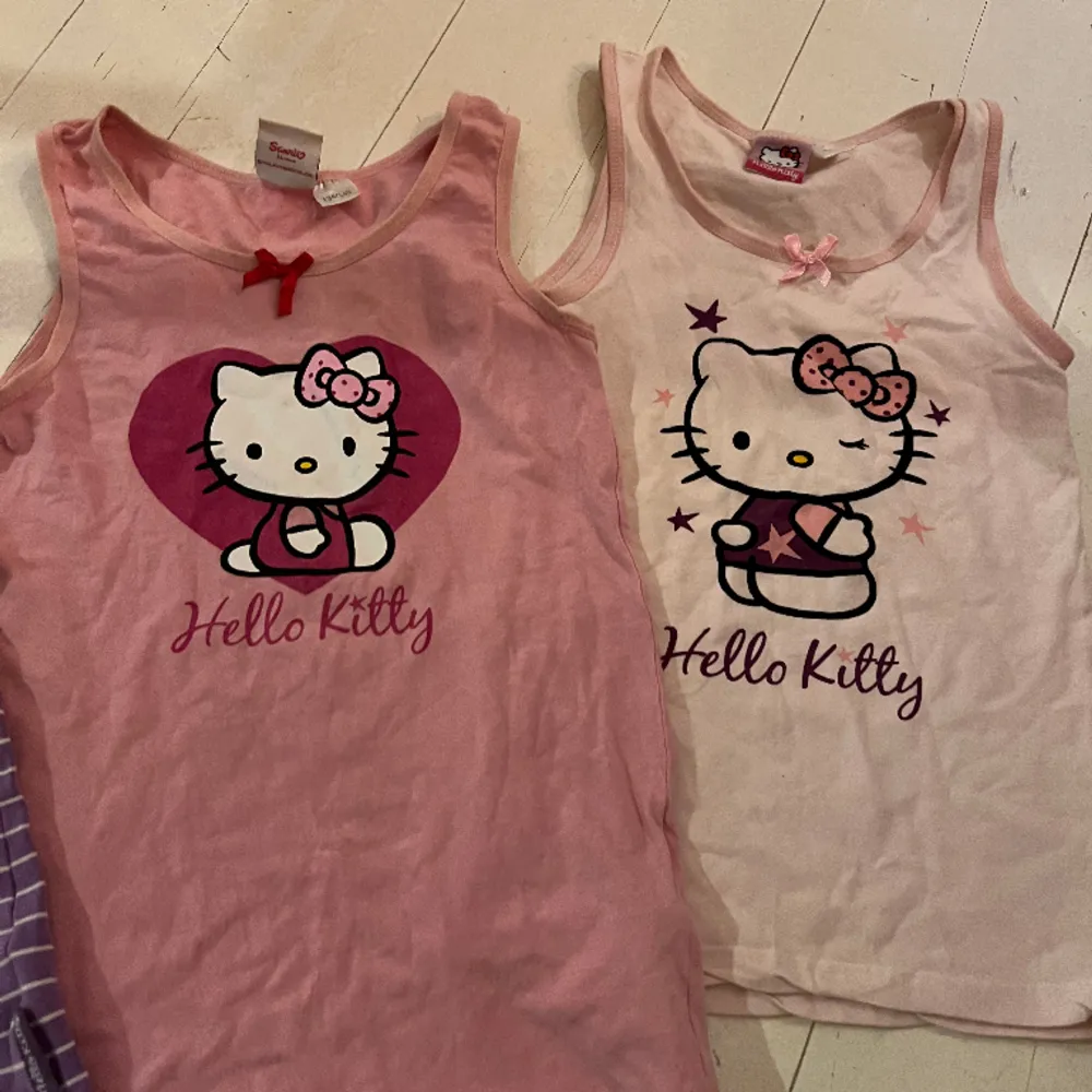 Säljer alla dessa hello kitty linnena! Passar storlek XS och S❤️. Toppar.