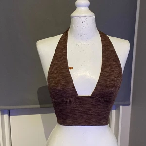 Y2k halterneck  - Sitter så fint och perfekt till sommaren 🙏