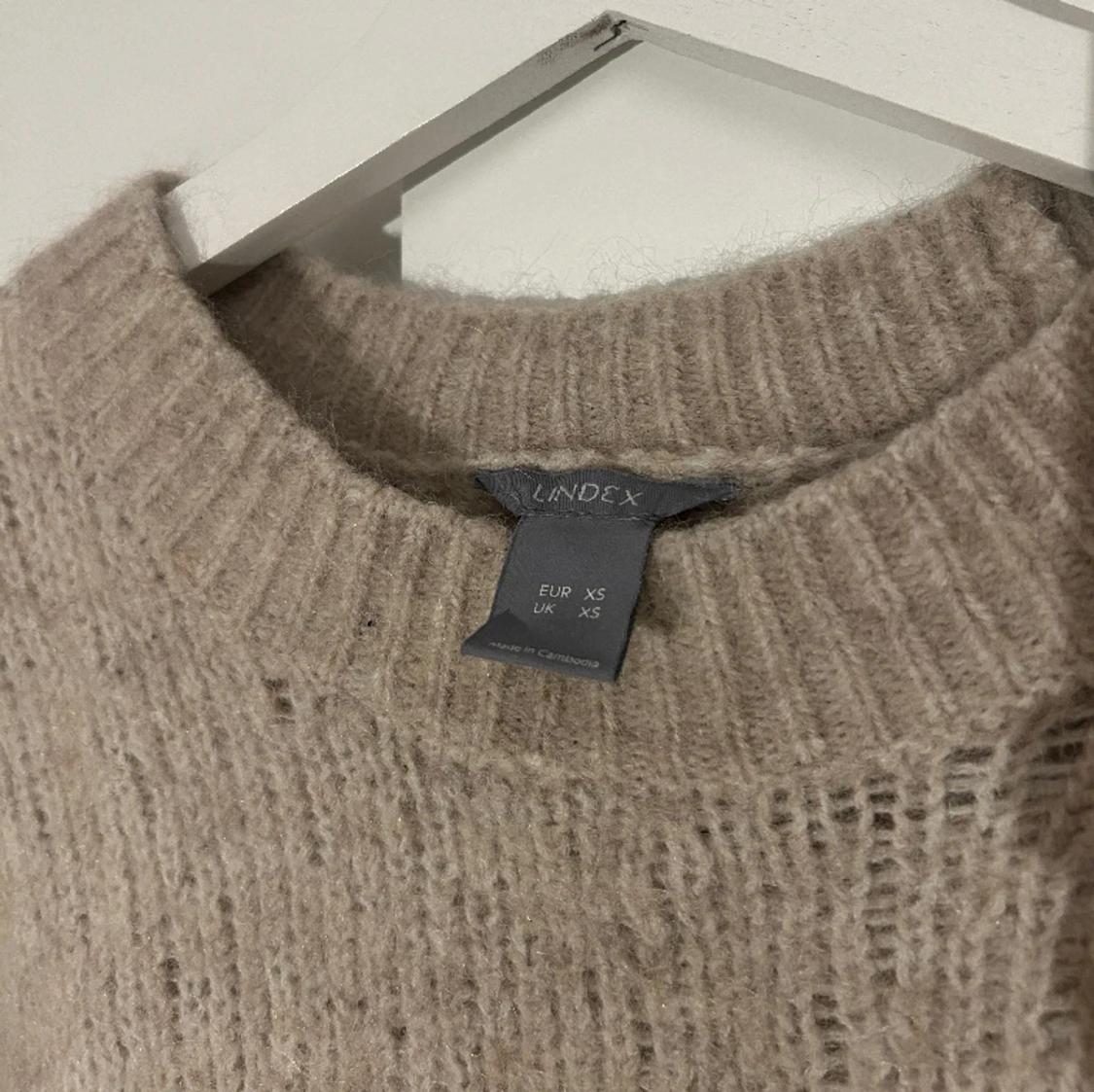 Beige stickan tröja  - 91