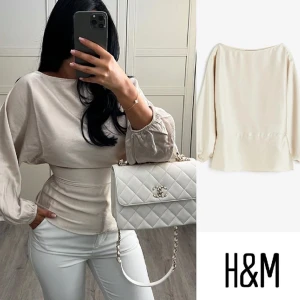 Blus - Säljer denna jättesnygga blus som ej kommer till användning, använd få tal gånger. (Lånad bild, vid intresse kan jag skicka egna bilder) 🩷🩷 (köpare står för frakt 💞)