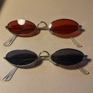 ⭐️Två par glasögon röd och svart ⭐️ Inga defekter och priset är för båda tillsammans 💕