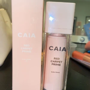 Caia primer -  Säljer Caias glow primer. Ordpris 325, endast testad