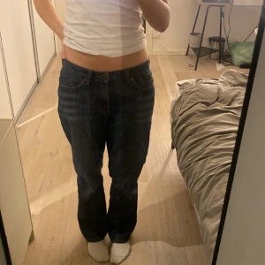 Jeans  - Säljer dessa Lågmidjade jeansen från gant. Finns inga skavanker på dom och fint skick. 
