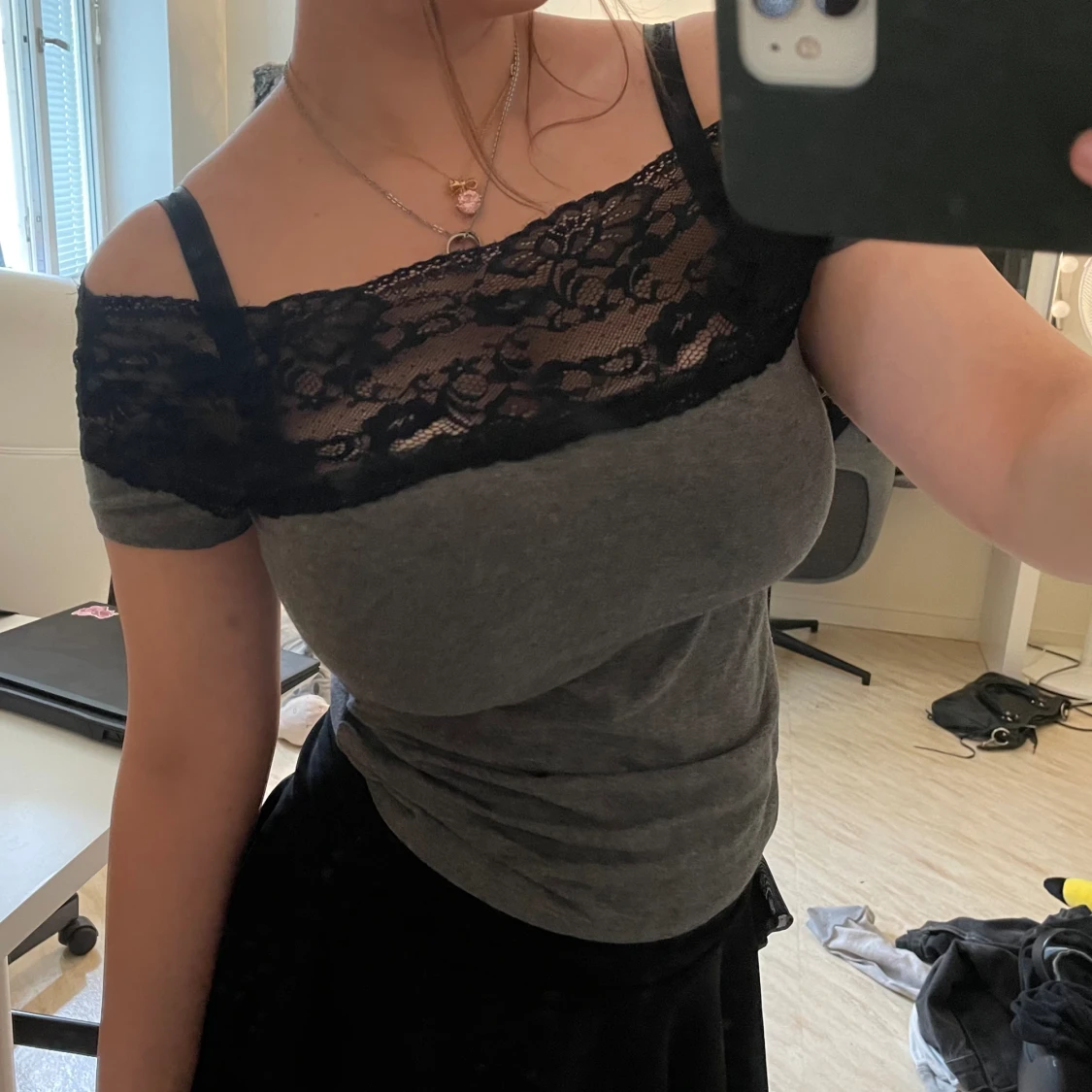 Off shoulder spets top  - 91