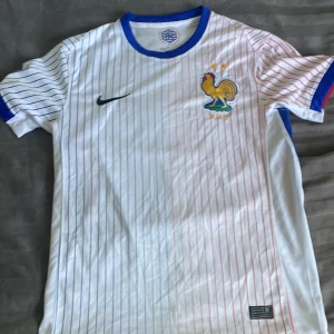 FRANKRIKE EURO 2024 - Skick 10/10 aldrig använd  Storlek S men passar även M