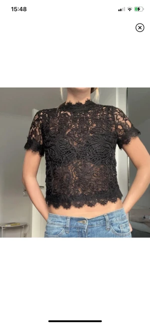 Spets topp zara - Säljer nu denna fina spets topp från zara som är slutsåld! Säljer då dne inte kommer till användning, och den är aldrig använd. tryck på köp nu! ❤️