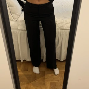 Oanvända kostymbyxor - Helt nya, aldrig använd med prislappen kvar 🥰