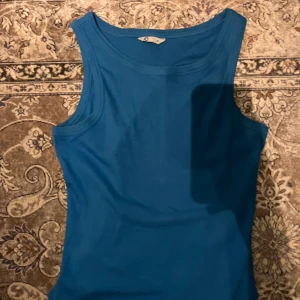 Blått linne 🩵 - Blått linne från cubus, så luftigt och somrigt - använt 1-2 ggr🩵