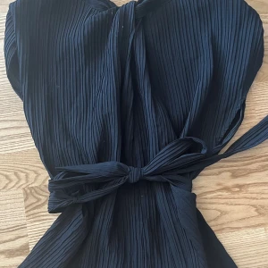 Zara blus / topp - Så himla fin blus / topp från Zara. Är i princip i nyskick💕 kan mötas upp!