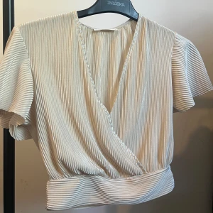 Reserved topp  - Mycket bra skick, märke Reserved, storlek S