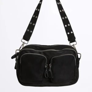 Väska  - Säljer en väska ifrån Gina Tricot