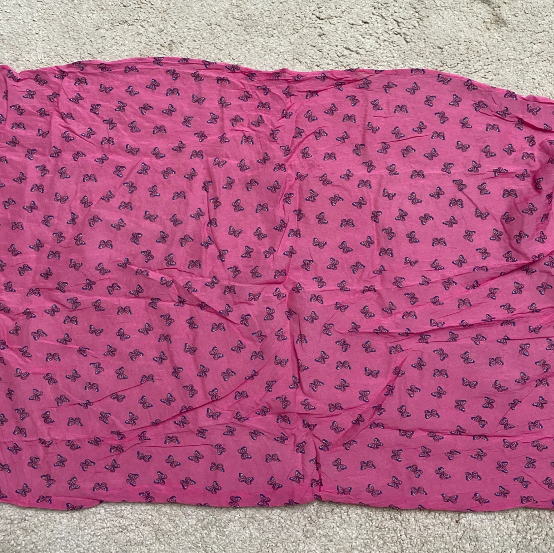 Topp/sjal med fjärilar  - 91