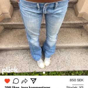 Jeans! - Svin snygga jeans i strl xs som jag nyss köpte men de passa inte mig så säljer dom ist💕 Köpare står för hela frakten 