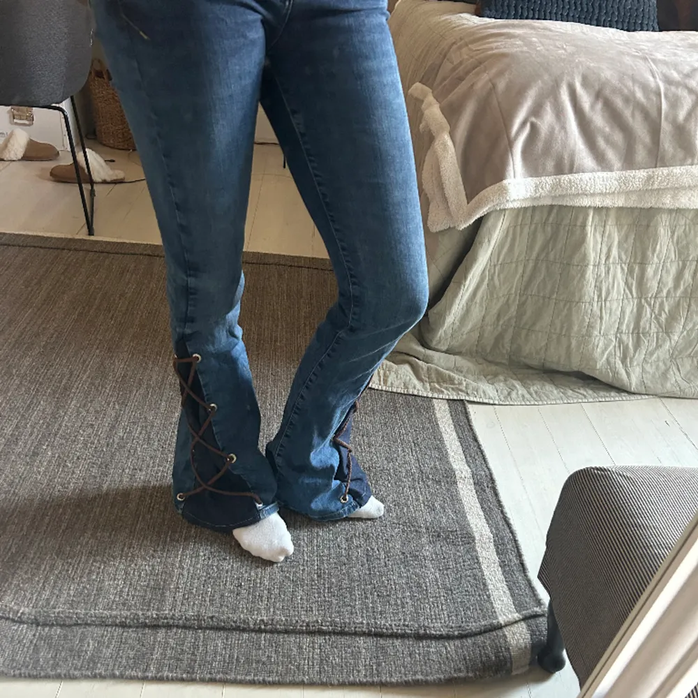 Lågmidjade LTB jeans, snörning är sydd på egen hand och går att justera🤎 I modellen Valerie.. Jeans & Byxor.