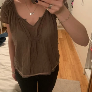 Blus - Jättefin somrig topp från Hunkydory💕