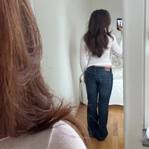 tommy hilfiger jeans - köpte de för 700 av perfect jeans men de är för korta för mig