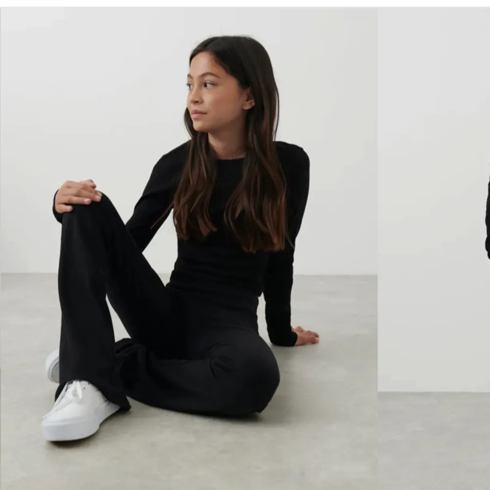 Jätte fina trendiga yoga pants från Gina Young💗 dom är i nyskick och i storlek 158/164 men är även stretchiga   I tyget💗säljer billigt för jag vill bli av me dom💗. Jeans & Byxor.