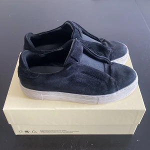 Clear l360 laceless black arigato - Svart Arigato shoes. Storlek EU37