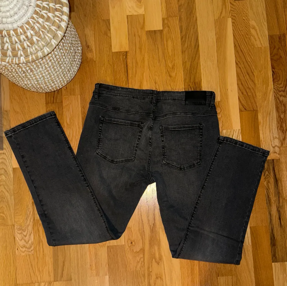 Helt oanvända jeans från Pier One. Säljs då prislappen gått av och de inte går att returnera. Nypris: 450. Jeans & Byxor.