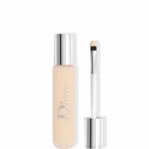 Dior concealer - Säljer en dior concealer i färgen 0N eftersom det är fel färg och jag glömde lämna tillbaka i tid. Har använt den ungefär 5 gånger men den är som ny ❤️