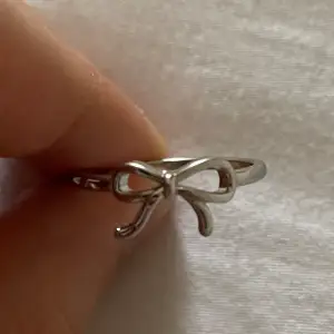 Säljer denna stålfria ringen. Aldrig använd, har två stycker exakt likadana. Hör av er ifall ni är intresserade:)
