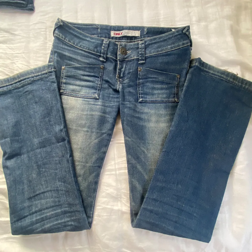 Super fina jeans i storlek W27 L34, som tyvärr inte kommer till användning längre. Jeans & Byxor.