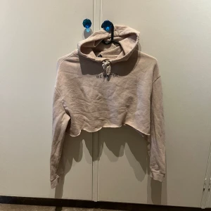 Hoodie  - Avklippt hoodie från h&m
