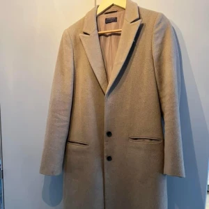 Fin kappa från Crocker strl S - Använd, men fint skick!  Kolla gärna in mina andra annonser för samfrakt.