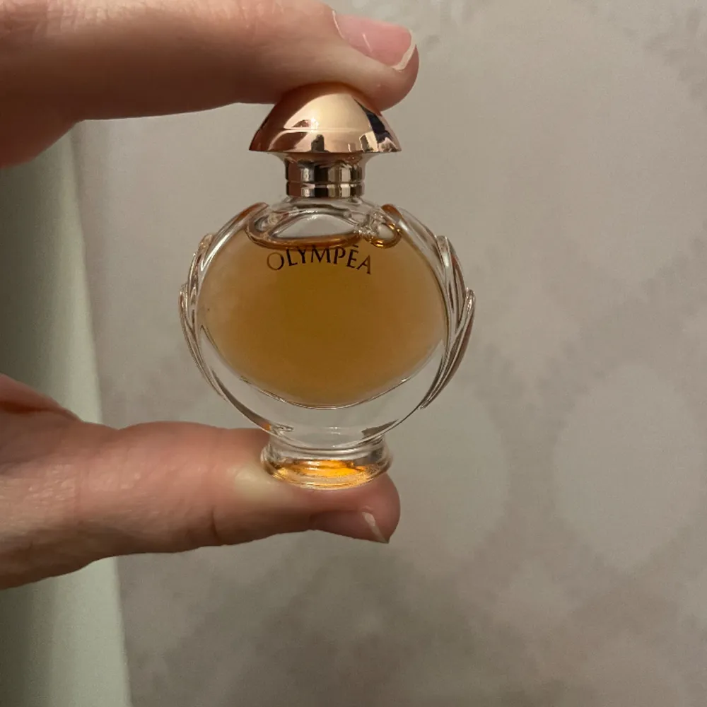 Mini parfym 6 ml. Övrigt.