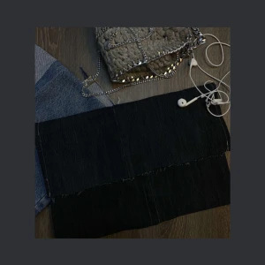 Datorfodral i jeans - JEANSFODRAL FRÅN CASE-IT UF Jeansfodral 101  Pris - 199 kr + frakt Datorn i fodralet på bilden är en MacBook Air (30,41 x 21,5 cm) (men passar andra datorer skriv för mått) 