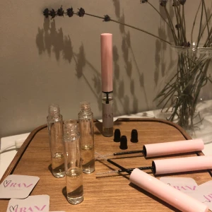 Ögonfransolja  - Vi säljer denna fantastiska oljan som vi framtagit själva av ekologiska oljor som gör att ögonfransarna blir mer elastiska, motståndskraftiga och fylliga💓 För billigare frakt (15kr) köp via instagram @franznaturals