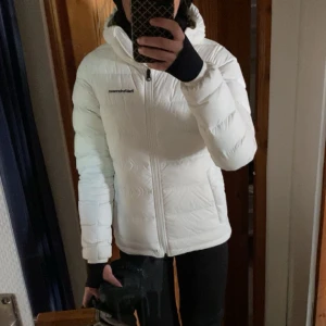 Peak performance jacka  - Dun jacka  Fint skick ❤️‍🔥