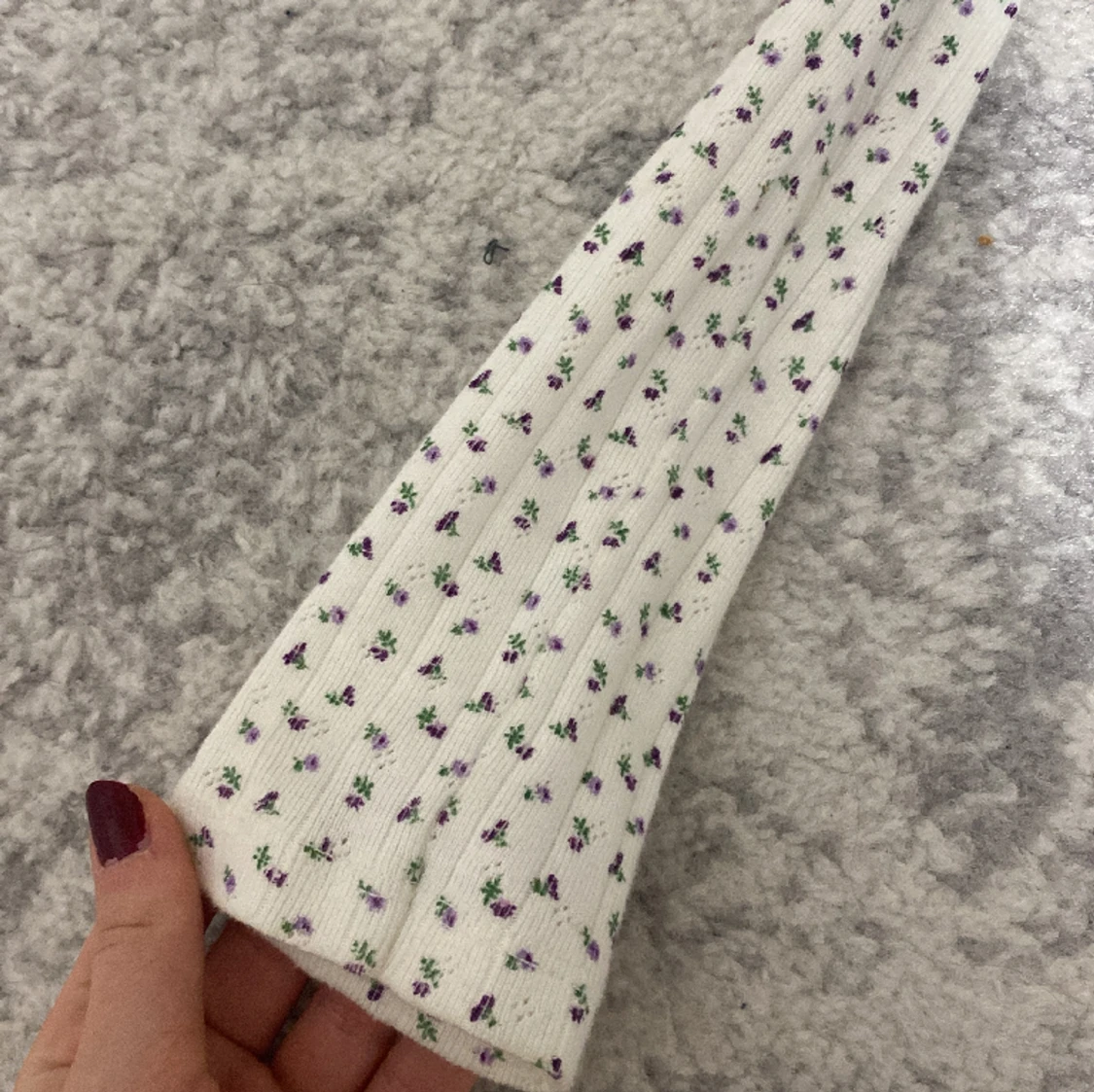 Blommig tröja  - 91