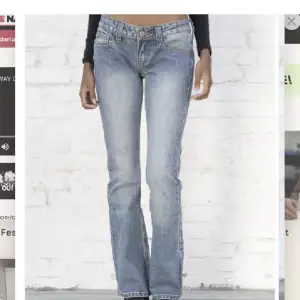 säljer dessa snygga jeans från brandymelville i modellen kylie jeans💕💕💕