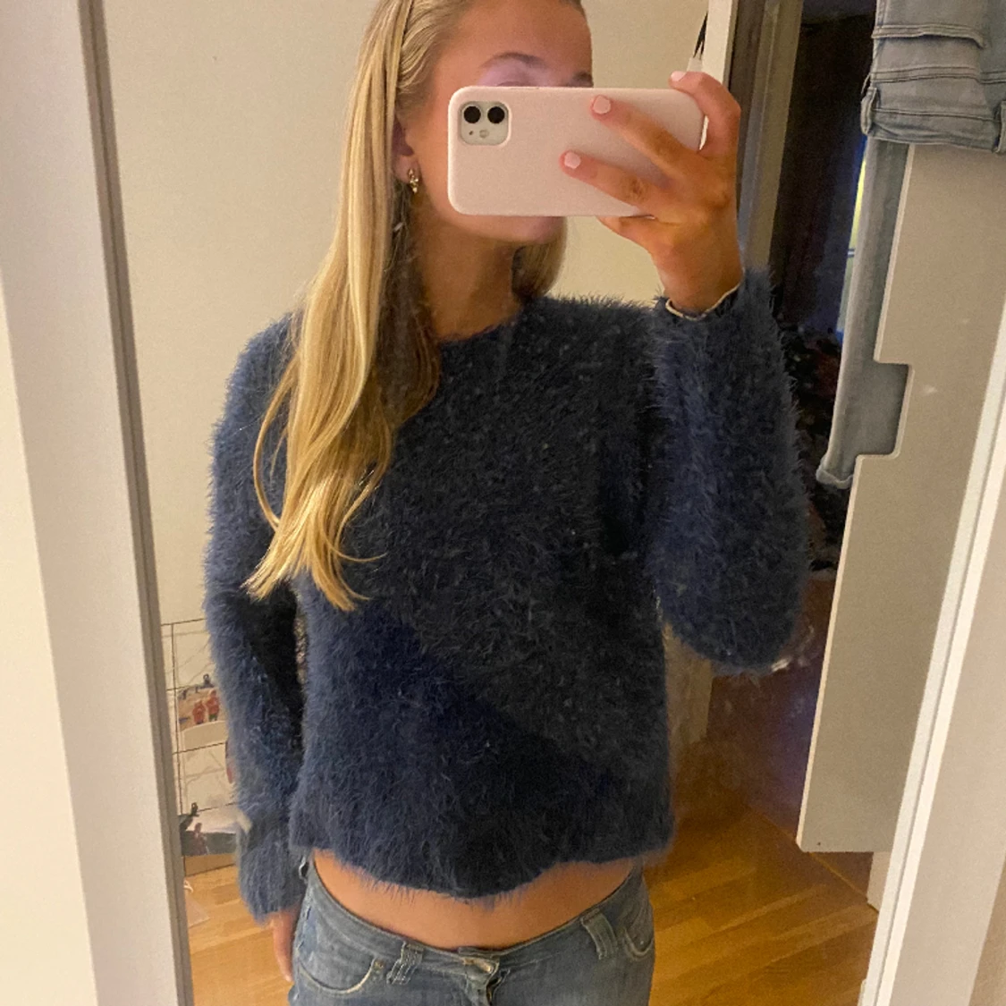 blå lurvig tröja - 90